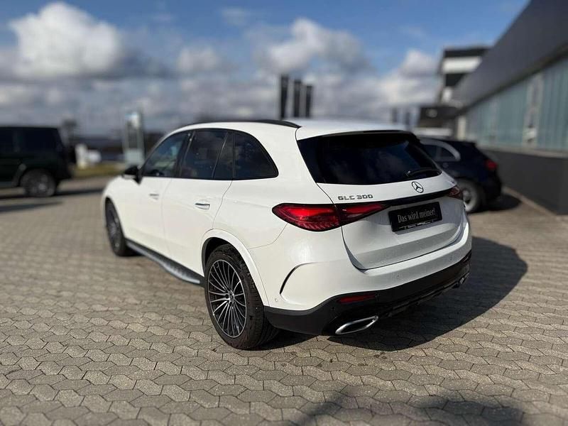 Gebraucht Mercedes GLC300 AMG 258 PS (189 kW) 2024 Manufaktur lack manufaktur opa SUV