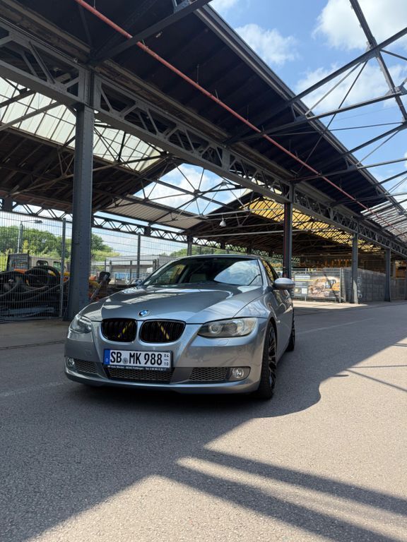 Grau Gebraucht 2007 BMW 335 M Sport Coupé | 20.499 € (Fairer Preis) - Bild 1/4