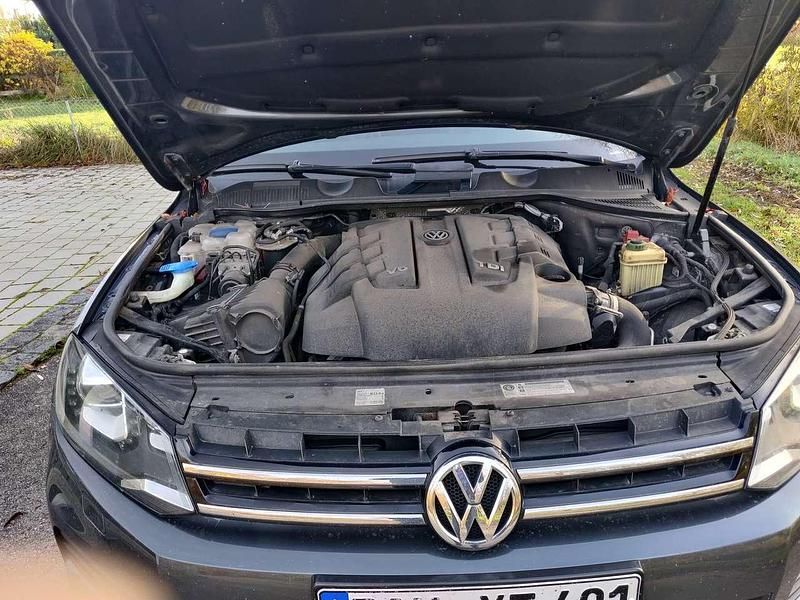 Grau Gebraucht 2011 VW Touareg SUV | 18.500 € (Teuer) - Bild 1/4