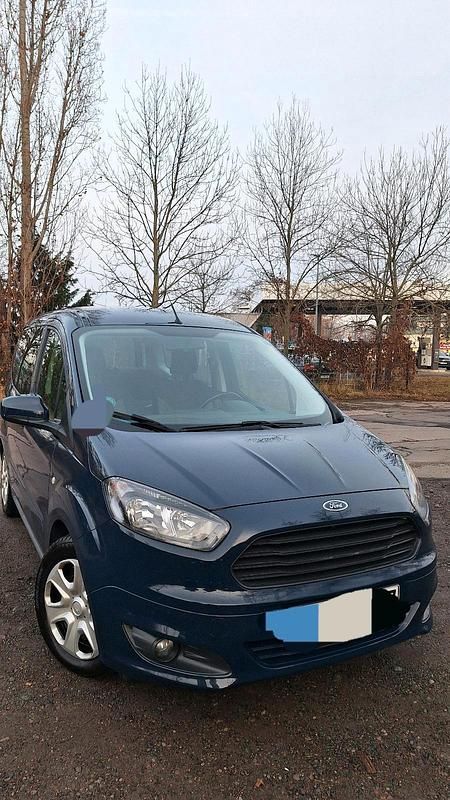 Blau Gebraucht 2018 Ford Tourneo Courier Van / Kleinbus | 9.000 € (Guter Preis) - Bild 1/4