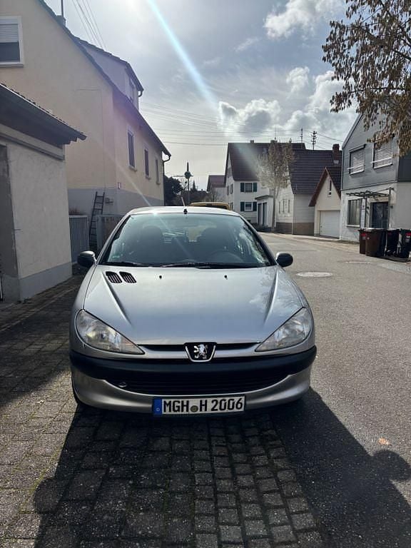 Gebraucht Peugeot 206 75 PS (55 kW) 2000 Silber Limousine