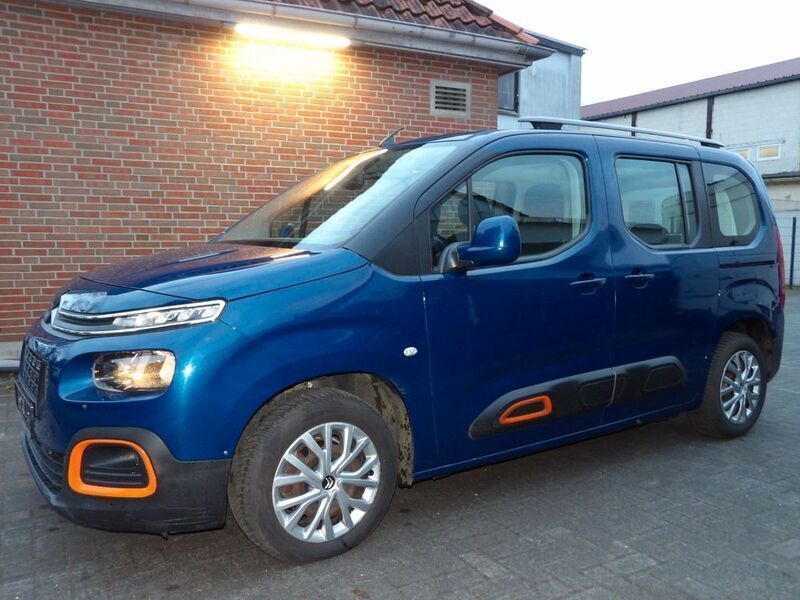 Blau Gebraucht 2019 Citroën Berlingo Feel Van / Kleinbus | 10.390 € (Fairer Preis) - Bild 1/4