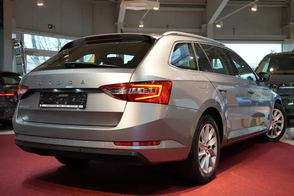 Occasion Skoda Superb Style 150 ch (110 kW) 2021 Gris Break