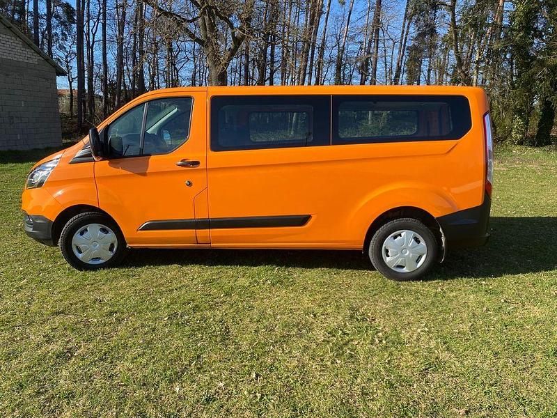 Second-hand Ford Transit Custom 105 CP (77 kW) 2020 Portocaliu Monovolum