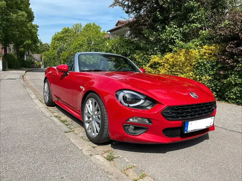Gebraucht Fiat 124 Spider Lusso 140 PS (102 kW) 2017 Rot Cabrio