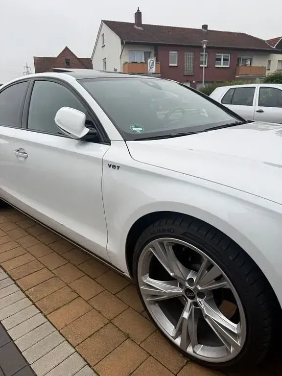 Gebraucht Audi A8 Ambiente 351 PS (258 kW) 2012 Weiß Limousine