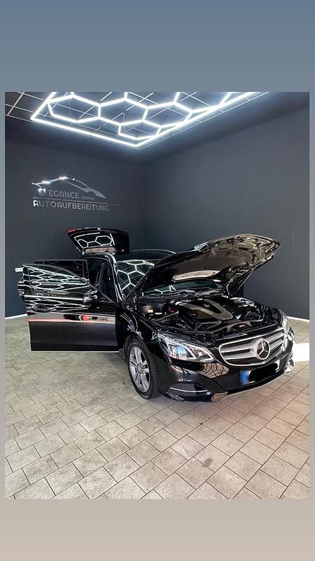 Gebraucht Mercedes E300 258 PS (189 kW) 2015 Schwarz Kombi