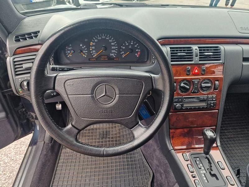 Gebraucht Mercedes E240 170 PS (125 kW) 1988 Limousine