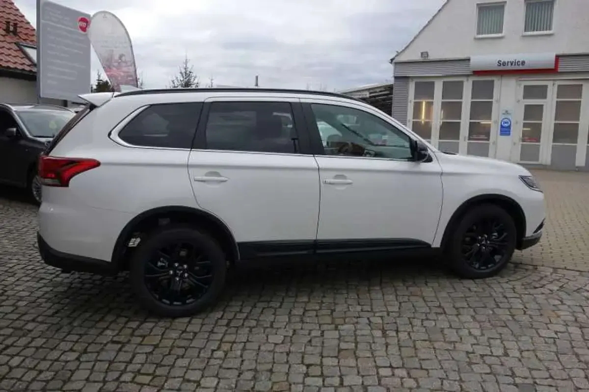Gebraucht Mitsubishi Outlander Active 150 PS (110 kW) 2019 Andenweiß SUV