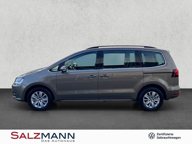 Gebraucht VW Sharan Comfortline 150 PS (110 kW) 2019 Gold Van / Kleinbus