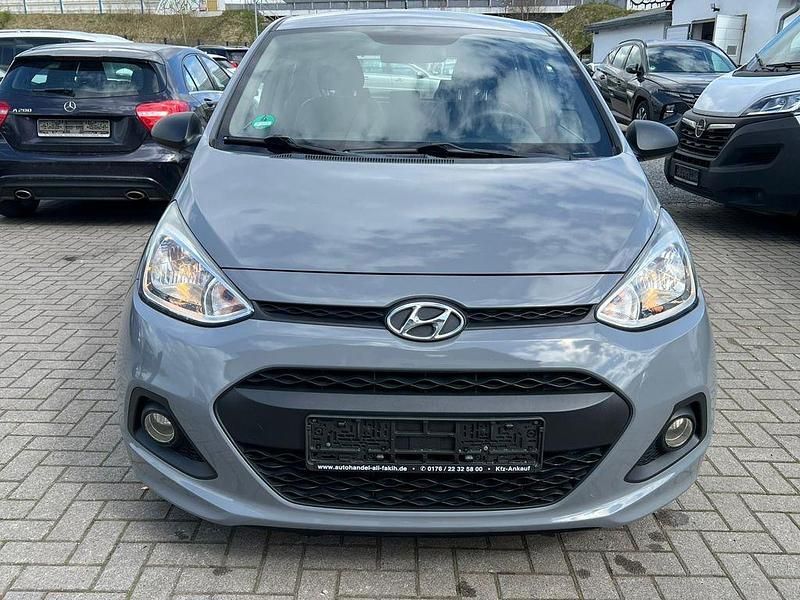 Gebraucht Hyundai i10 Classic 67 PS (49 kW) 2014 Grau Kleinwagen