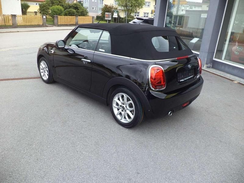 Gebraucht Mini Cooper Cabriolet 136 PS (100 kW) 2019 Midnight black metallic Cabrio