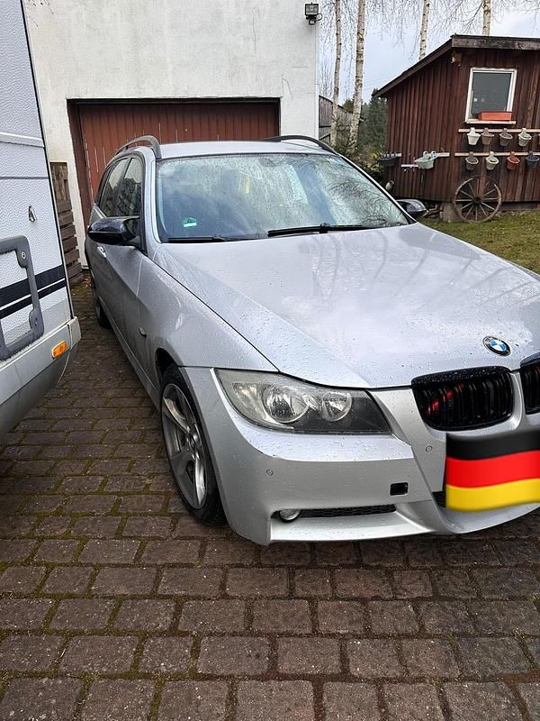 Gebraucht BMW 320 163 PS (119 kW) 2007 Silber Kombi
