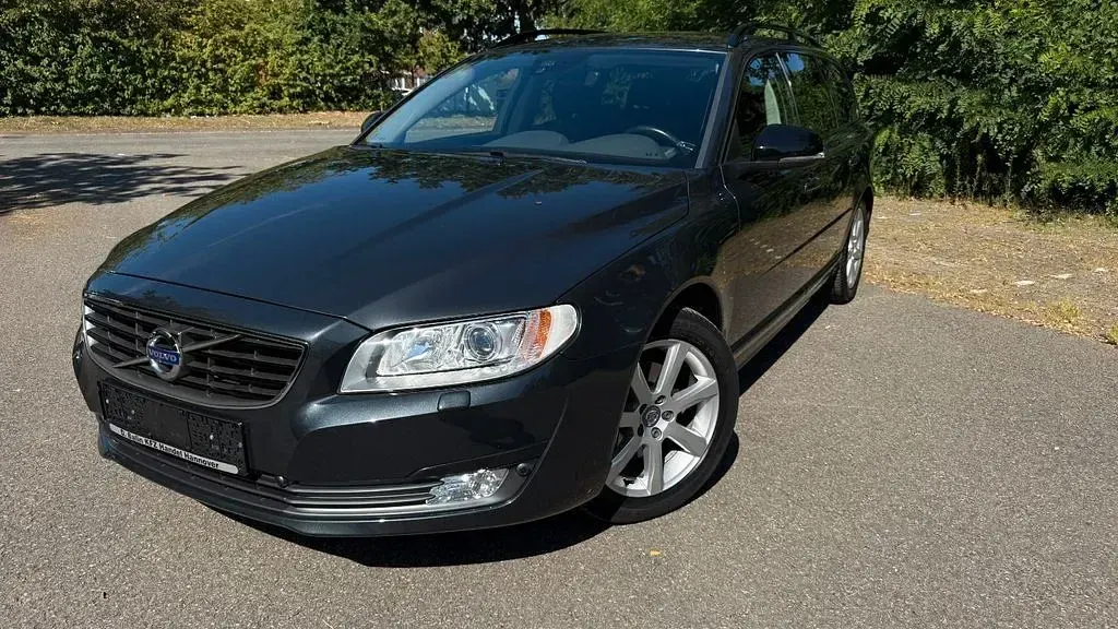 Gebraucht Volvo V70 Linje Svart 150 PS (110 kW) 2016 Grau Kombi