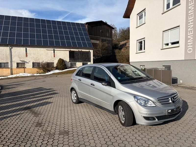 Gebraucht Mercedes B180 109 PS (80 kW) 2007 Silber Van / Kleinbus