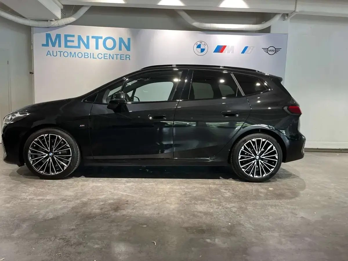 Gebraucht BMW 223 Active Tourer M Sport 218 PS (160 kW) 2025 Schwarz Van / Kleinbus