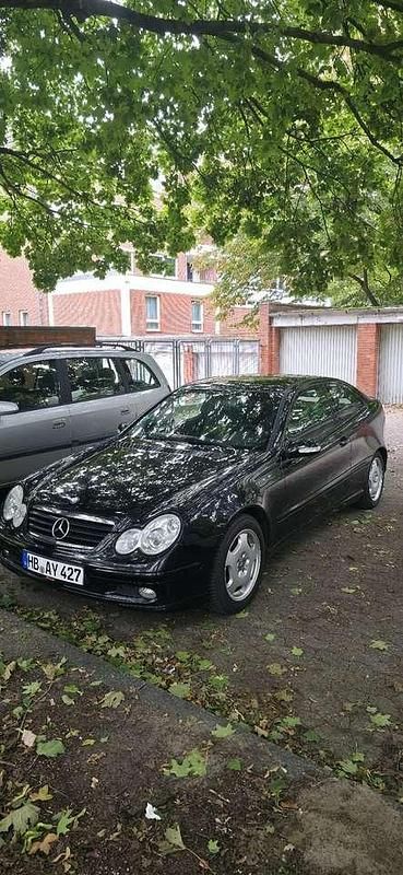 Schwarz Gebraucht 2003 Mercedes 220 Coupé | 2.600 € - Bild 1/4