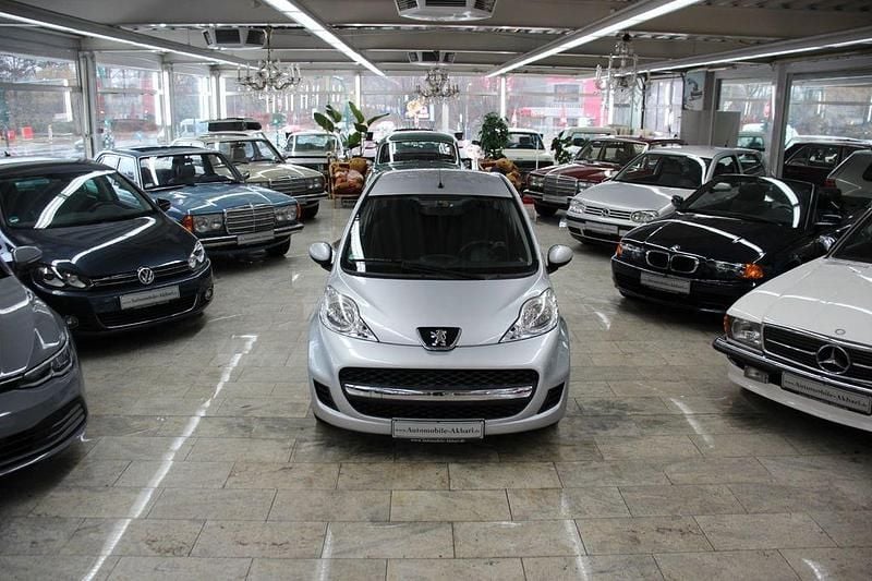 Gebraucht Peugeot 107 Filou 68 PS (50 kW) 2009 Grau Kleinwagen