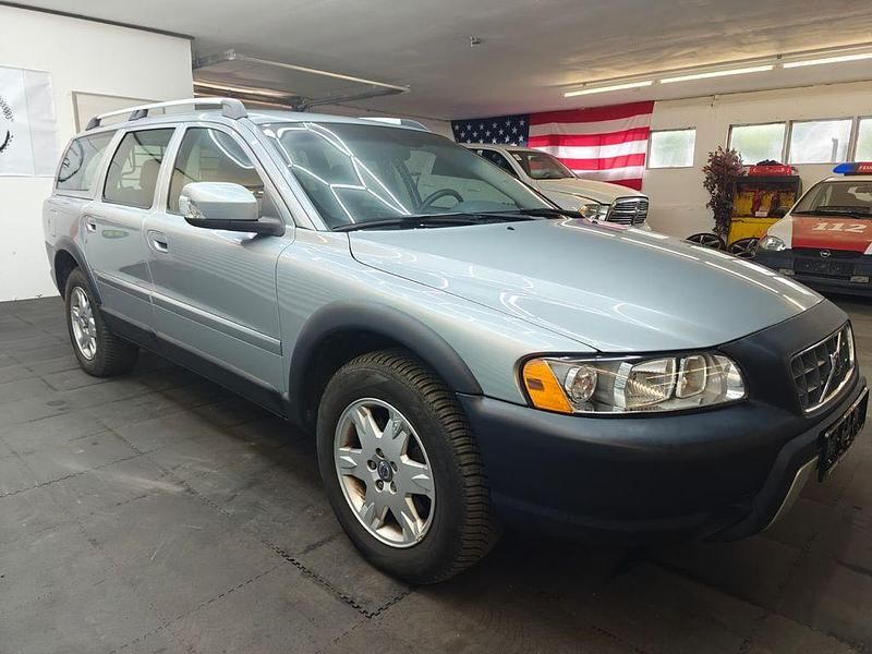 Silber Gebraucht 2007 Volvo XC70 Momentum SUV | 15.250 € - Bild 1/4