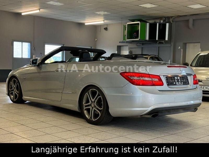 Usata Mercedes E350 231 CV (169 kW) 2010 Argento Cabrio