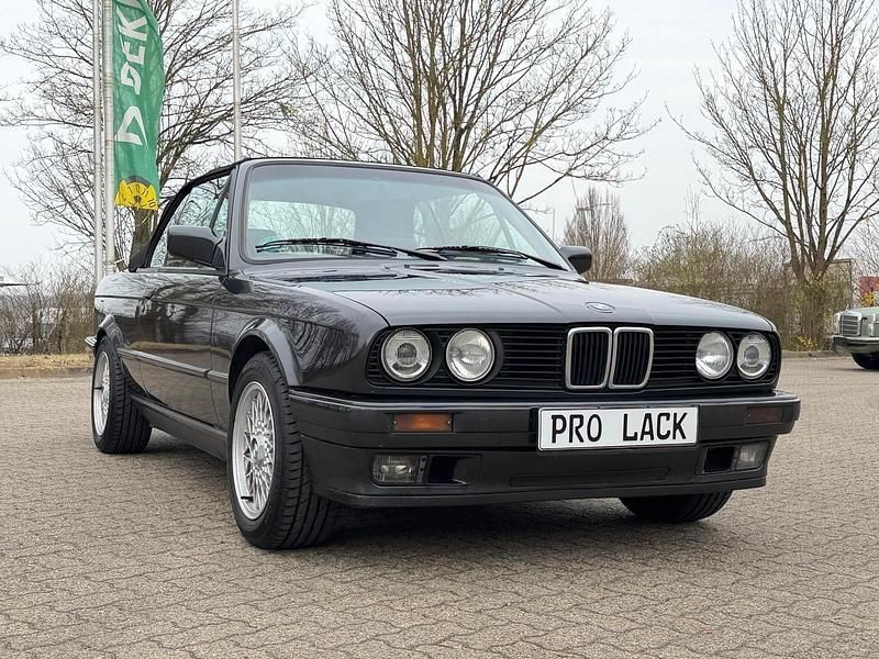 Gebraucht BMW 318 Cabriolet 113 PS (83 kW) 1992 Schwarz Cabrio