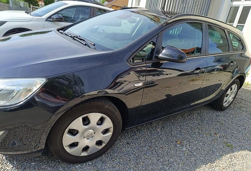 Gebraucht Opel Astra 120 PS (88 kW) 2012 Schwarz Kombi
