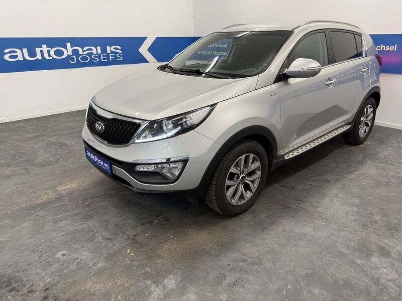 Silber Gebraucht 2015 Kia Sportage FIFA World Cup Edition SUV | 11.500 € (Fairer Preis) - Bild 1/4