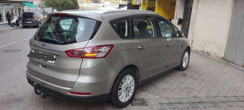 Gebraucht Ford S-MAX Titanium 150 PS (110 kW) 2018 Grau Van / Kleinbus