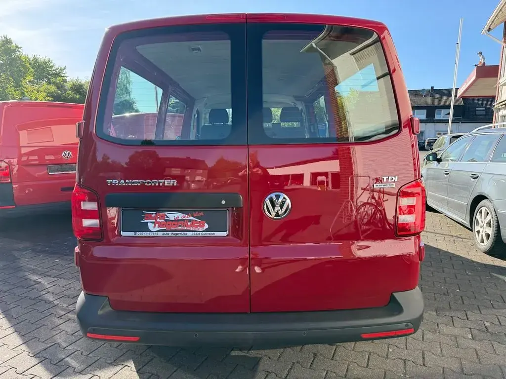 Second-hand VW Transporter 102 CP (75 kW) 2016 Roșu Van
