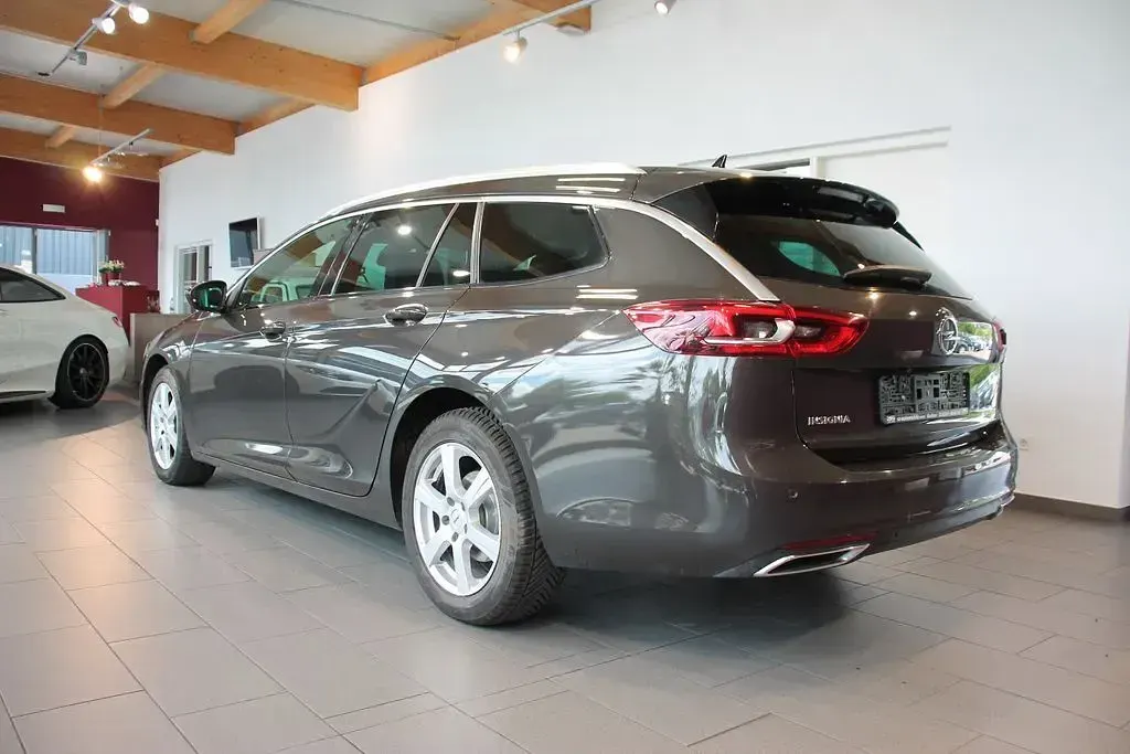Gebraucht Opel Insignia Elegance 174 PS (127 kW) 2020 Stone brown Kombi