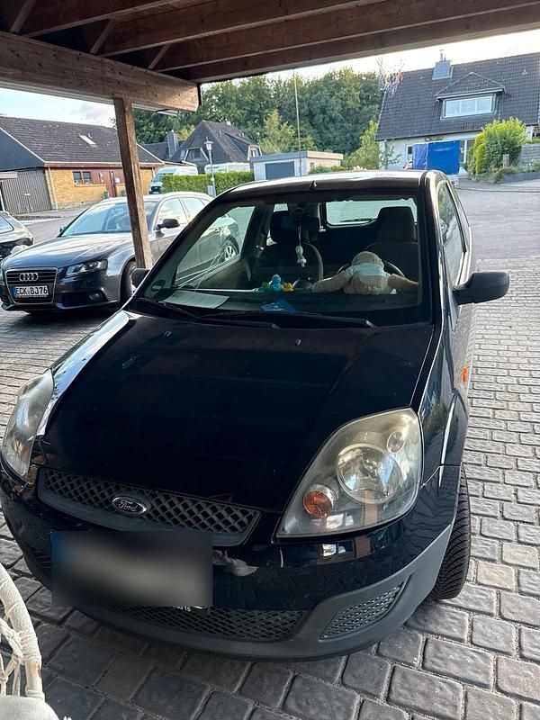 Blau Gebraucht 2006 Ford Fiesta Kleinwagen | 1.500 € - Bild 1/4