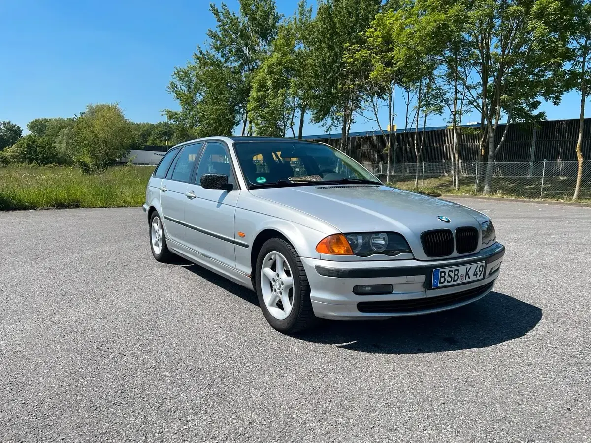 Gebraucht BMW 320 150 PS (110 kW) 2000 Silber Kombi