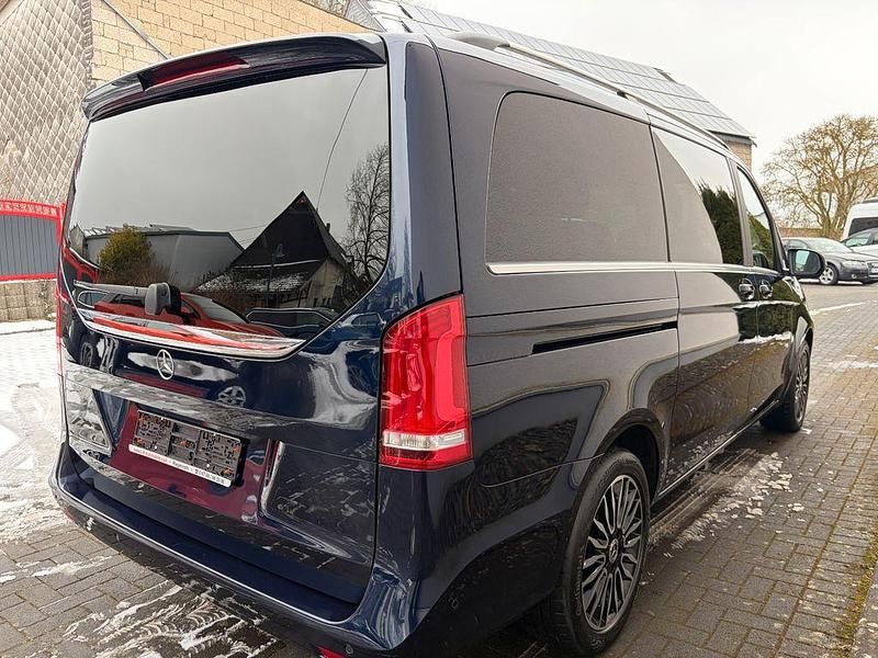 Gebraucht Mercedes V250 Edition 190 PS (139 kW) 2019 Blau Van / Kleinbus