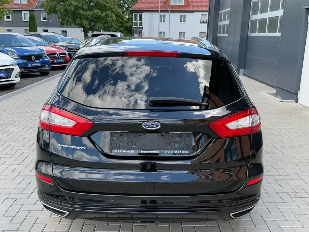 Gebraucht Ford Mondeo Titanium 179 PS (131 kW) 2016 Schwarz Limousine