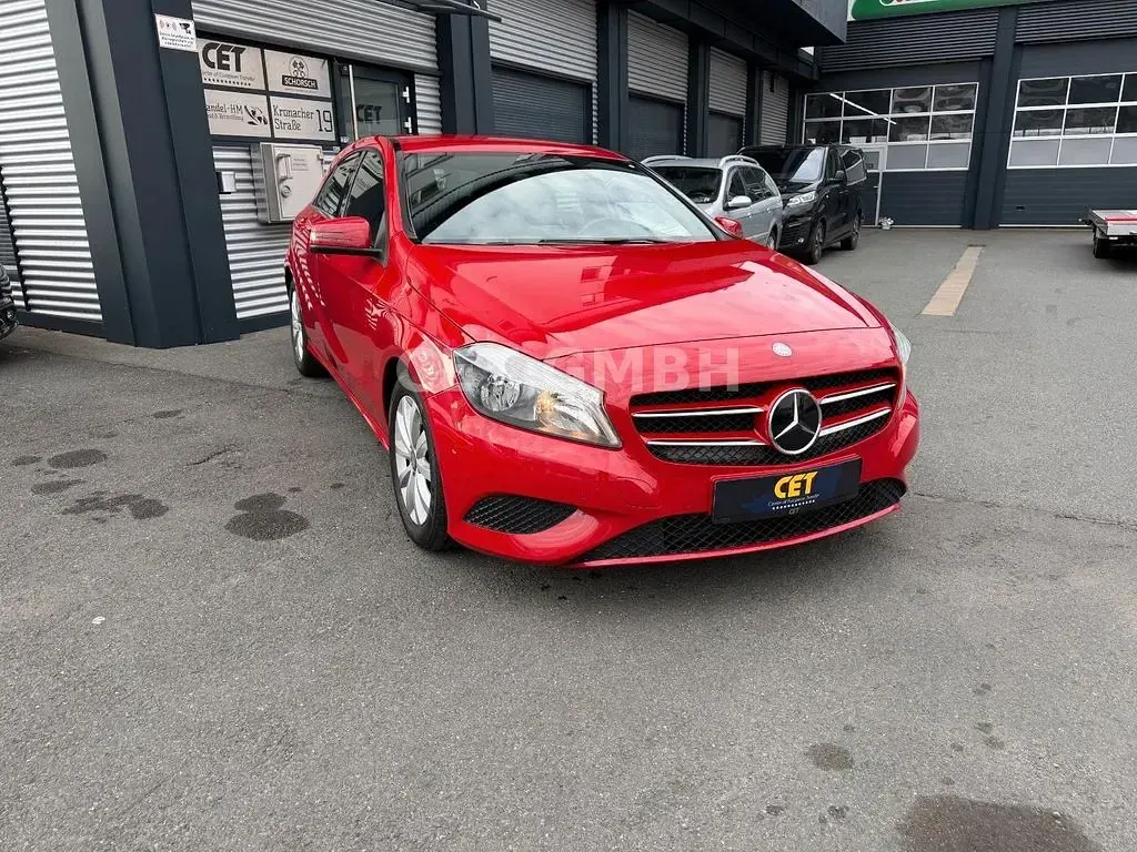 Gebraucht Mercedes A200 Style 156 PS (114 kW) 2013 Rot Kleinwagen