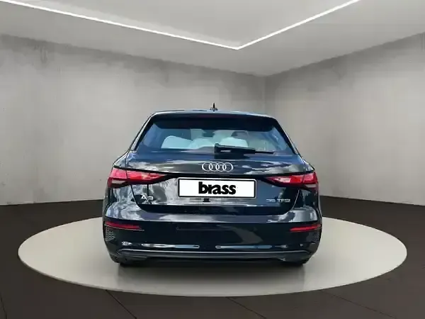Gebraucht Audi A3 150 PS (110 kW) 2023 Mythosschwarz metallic Limousine