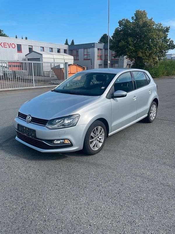 Gebraucht VW Polo 90 PS (66 kW) 2015 Silber Kleinwagen