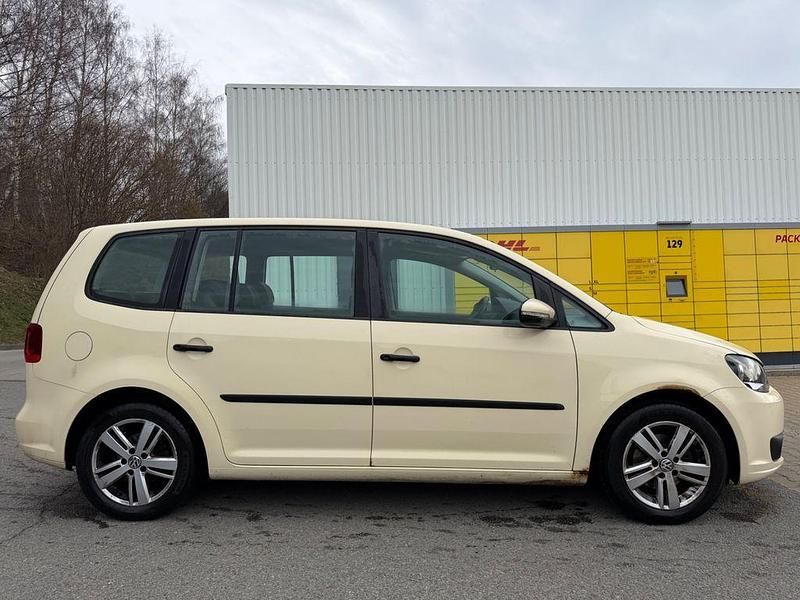 Gebraucht VW Touran 110 PS (80 kW) 2014 Gelb Van / Kleinbus