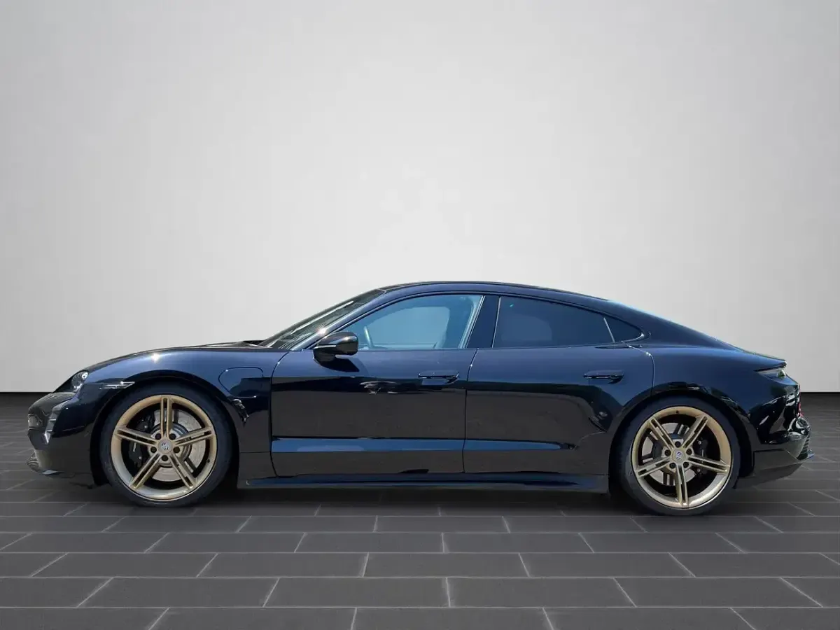 Gebraucht Porsche Taycan 500 kW (680 PS) 2023 Tiefschwarzmetallic (metallic) Limousine