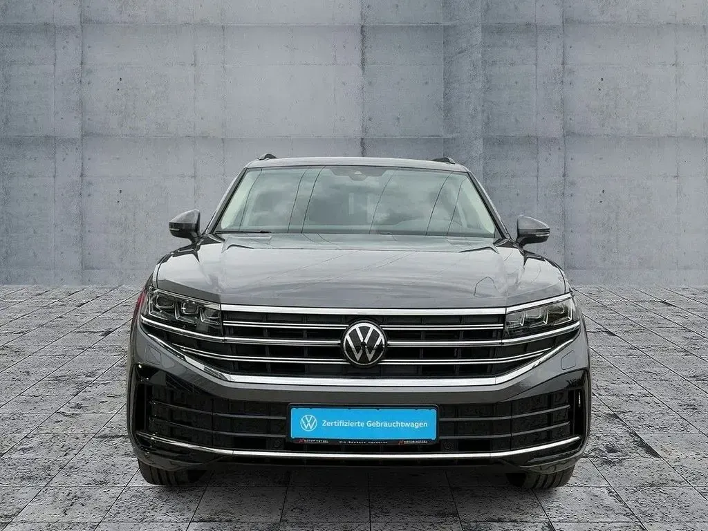 Gebraucht VW Touareg Elegance 231 PS (169 kW) 2025 Grau SUV