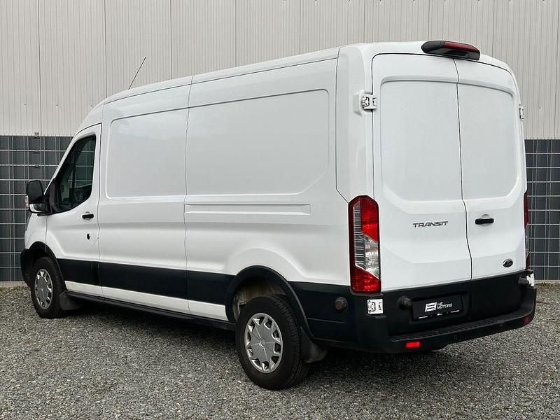Gebraucht Ford Transit Trend 131 PS (96 kW) 2021 Weiß Van / Kleinbus