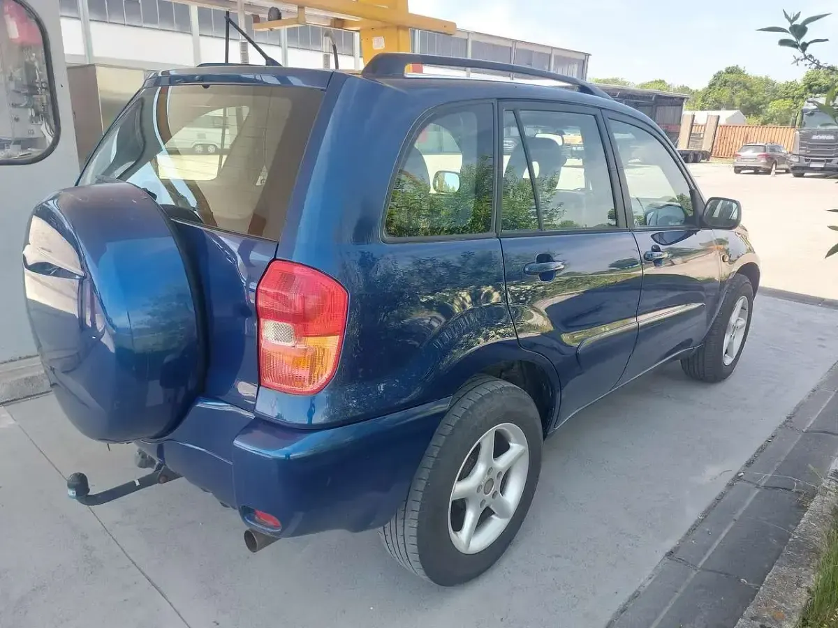 Gebraucht Toyota RAV4 125 PS (91 kW) 2003 Blau SUV