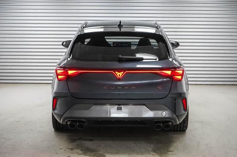 Gebraucht Cupra Leon VZ 333 PS (244 kW) 2025 Magnetic grau metallic (s7) Kombi