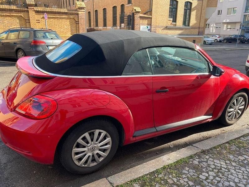 Gebraucht VW Beetle 105 PS (77 kW) 2015 Rot Kleinwagen