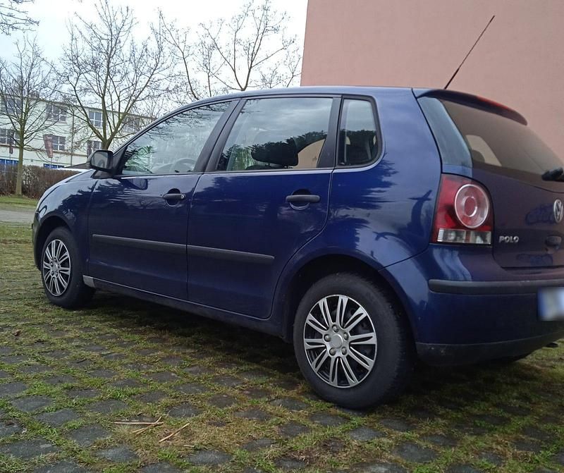 Gebraucht VW Polo 64 PS (47 kW) 2006 Blau Kleinwagen