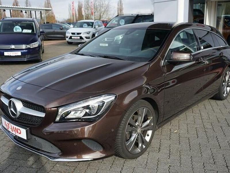 Gebraucht Mercedes CLA180 122 PS (89 kW) 2016 Braun Limousine