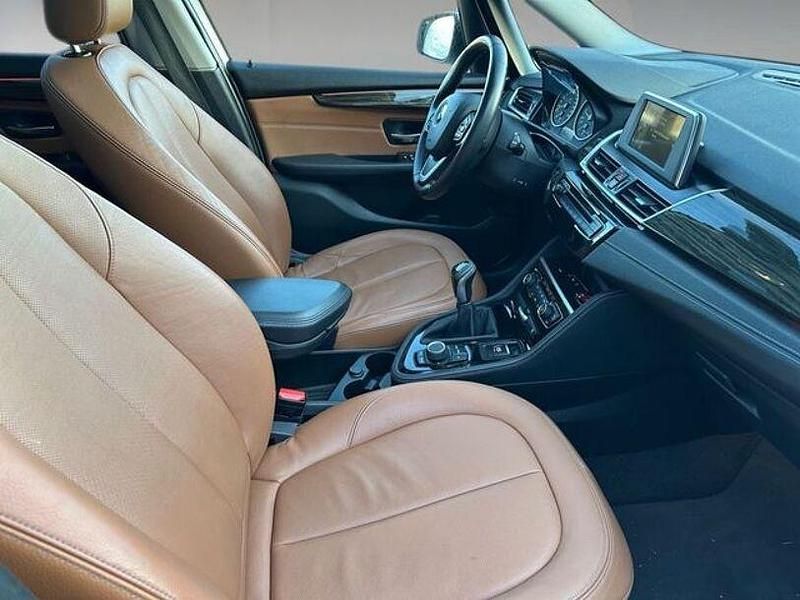 Gebraucht BMW 220 Gran Tourer Luxury Line 192 PS (141 kW) 2016 Weiß Van / Kleinbus