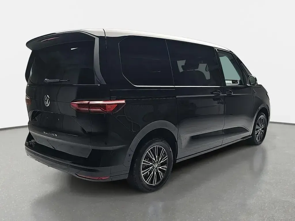 Neu VW T7 Life 150 PS (110 kW) 2026 Schwarz Van