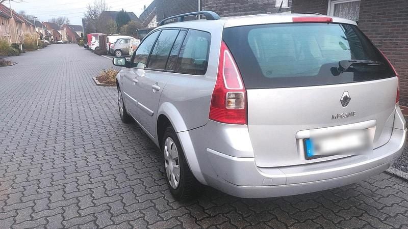 Gebraucht Renault Mégane II Avantage 103 PS (75 kW) 2007 Silber Kombi