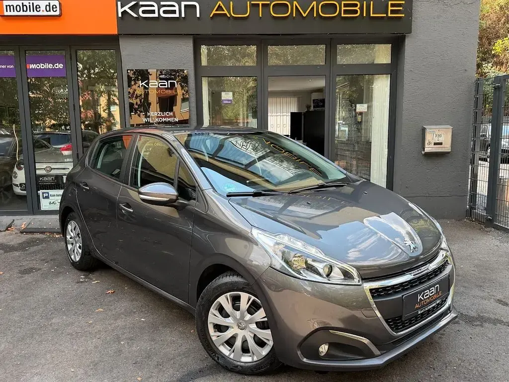 Gebraucht Peugeot 208 Active 83 PS (61 kW) 2019 Platiniumgrau/metallic Kleinwagen